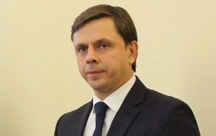 Политика и право: кто кого?
